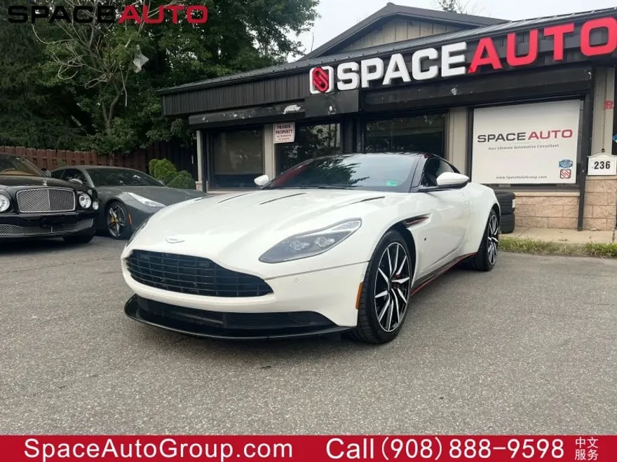 2018 Aston Martin DB11 photo 1