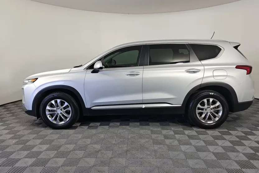 2019 Hyundai Santa Fe SE photo 1