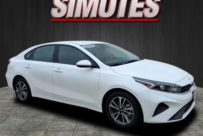 2024 Kia Forte LX photo 1