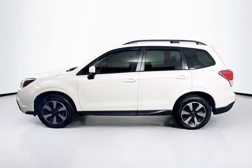 2018 Subaru Forester 2.5i Premium photo 1