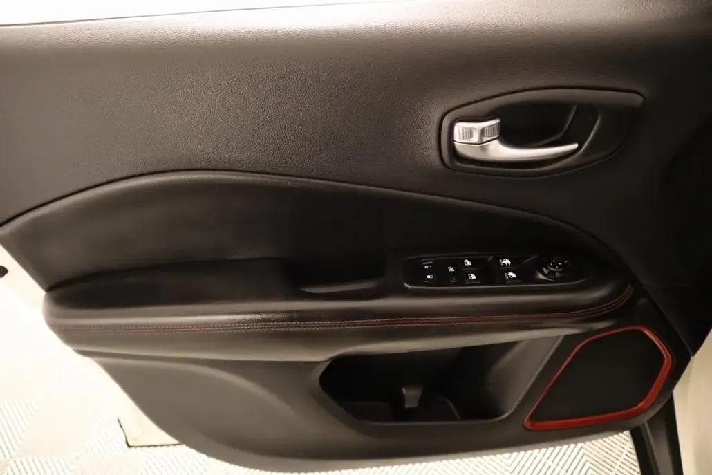 2020 Jeep Compass Trailhawk photo 1