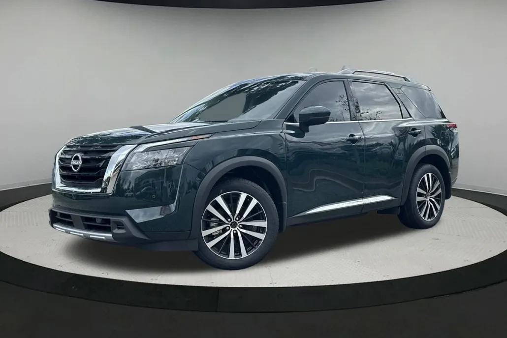 2025 Nissan Pathfinder Platinum photo 1