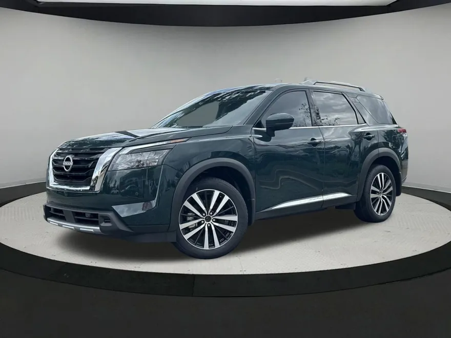 2025 Nissan Pathfinder Platinum photo 1