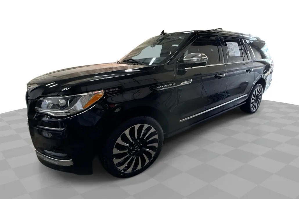 2022 Lincoln Navigator Black Label photo 1