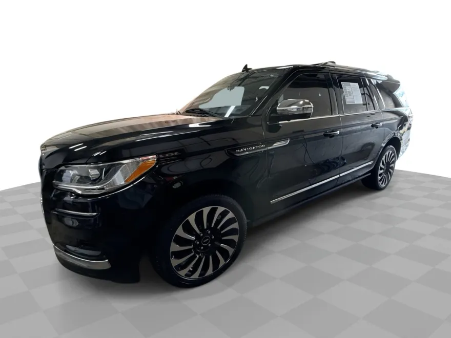 2022 Lincoln Navigator Black Label photo 1