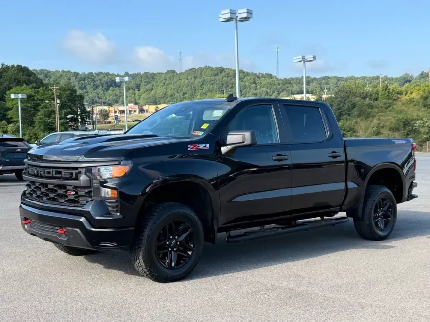 2023 Chevrolet Silverado 1500 Custom Trail Boss photo 1