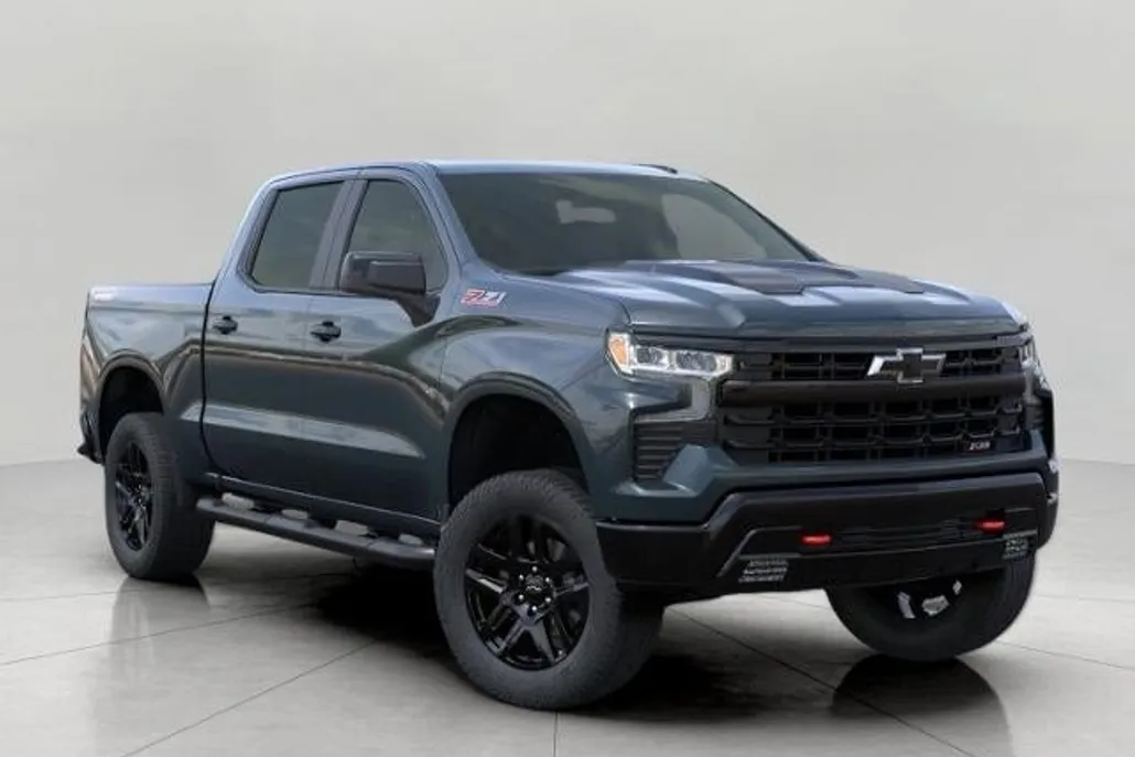 2026 Chevrolet Silverado Trail Boss LT photo 1