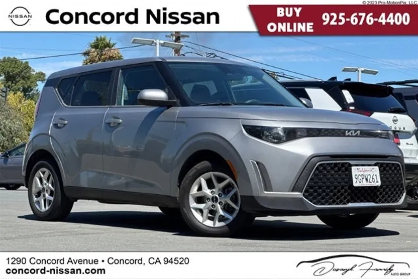 2023 Kia Soul LX photo 1