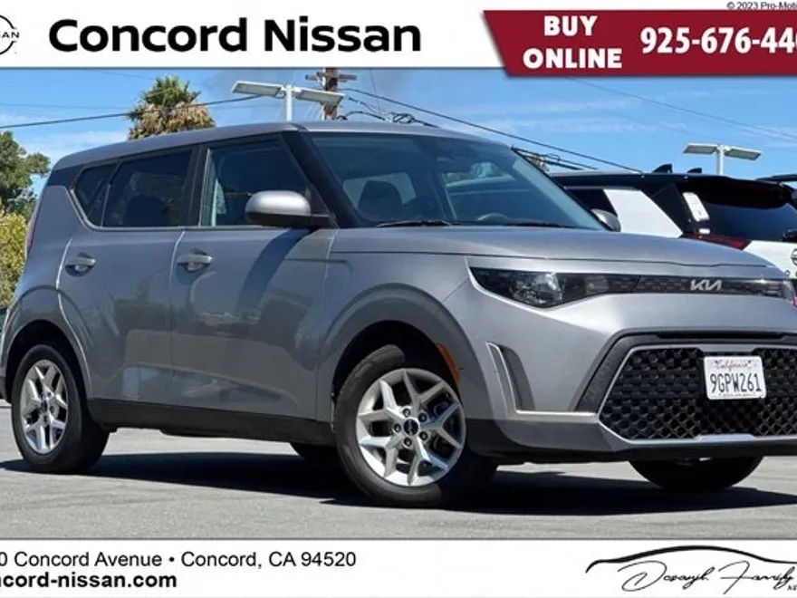 2023 Kia Soul LX photo 1