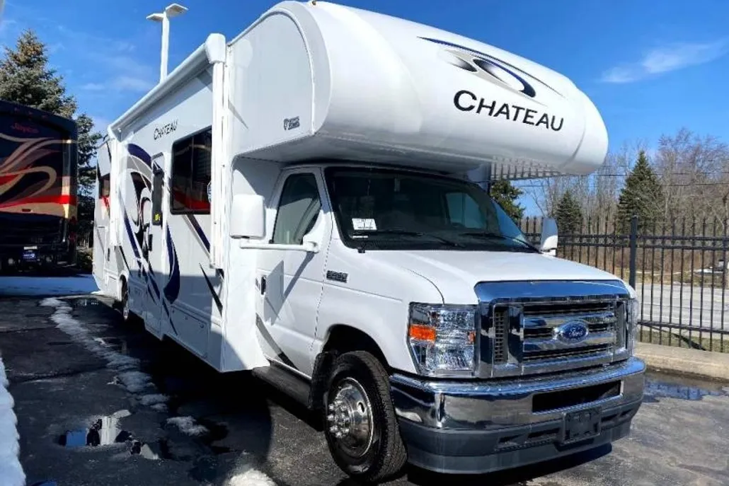 2023 Ford E-450 photo 1