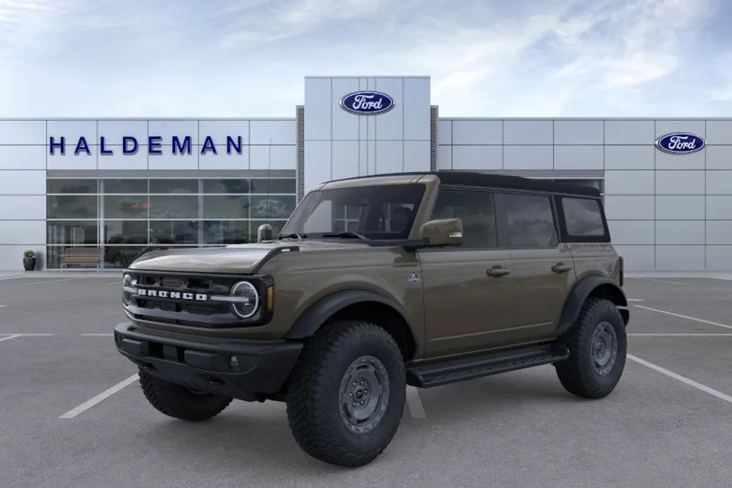 2025 Ford Bronco Outer Banks photo 1