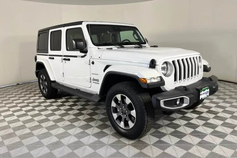 2021 Jeep Wrangler Unlimited Sahara photo 1