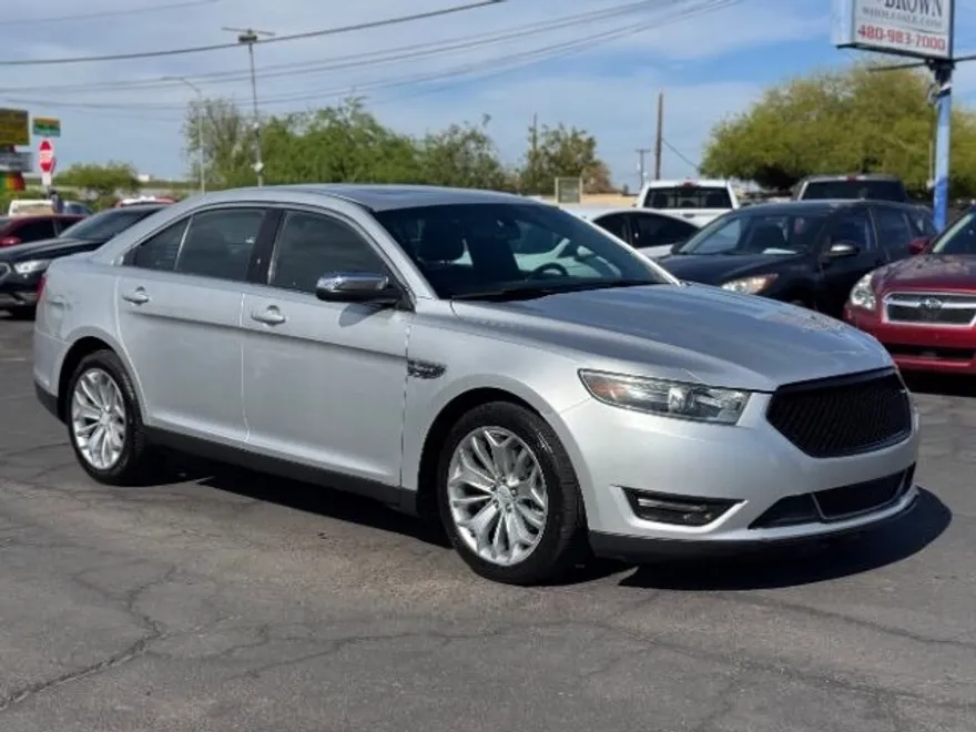 2015 Ford Taurus Limited photo 1