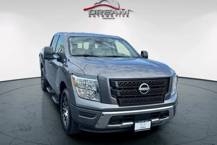 2024 Nissan Titan SV photo 1