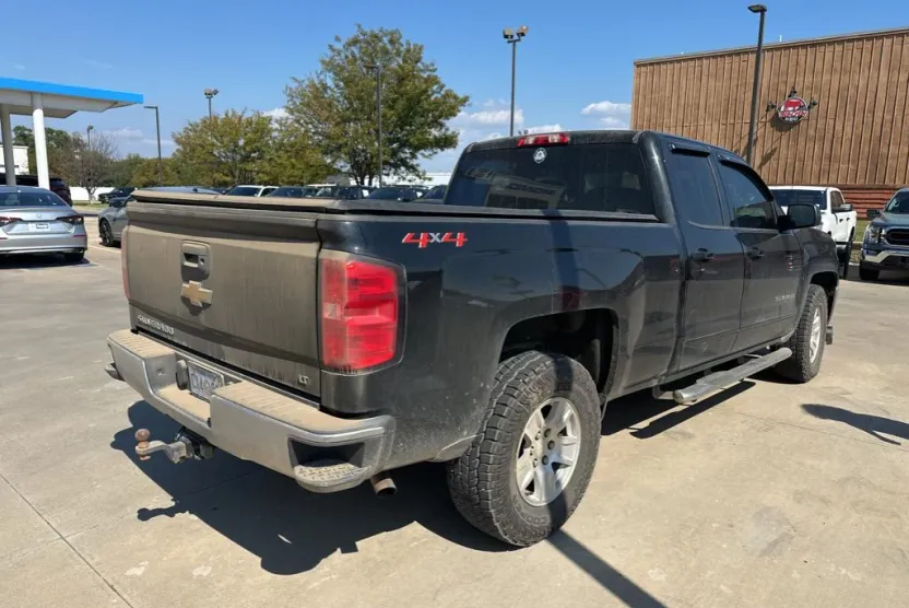 2018 Chevrolet Silverado 1500 LT photo 1