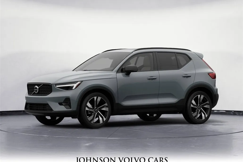 2026 Volvo XC40 photo 1