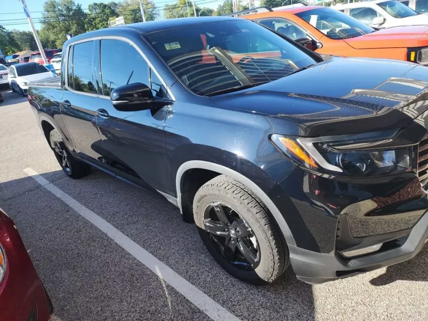 2023 Honda Ridgeline Black Edition photo 1