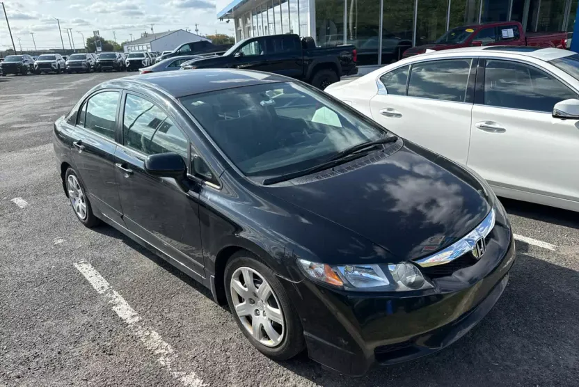 2010 Honda Civic LX photo 1