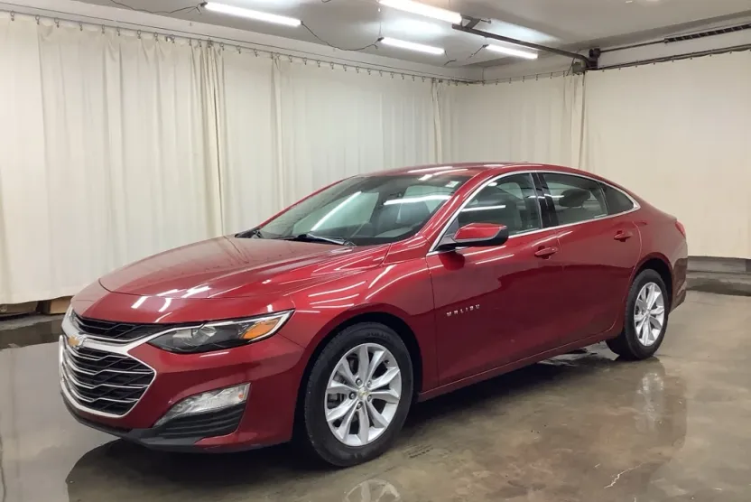 2025 Chevrolet Malibu 1LT photo 1