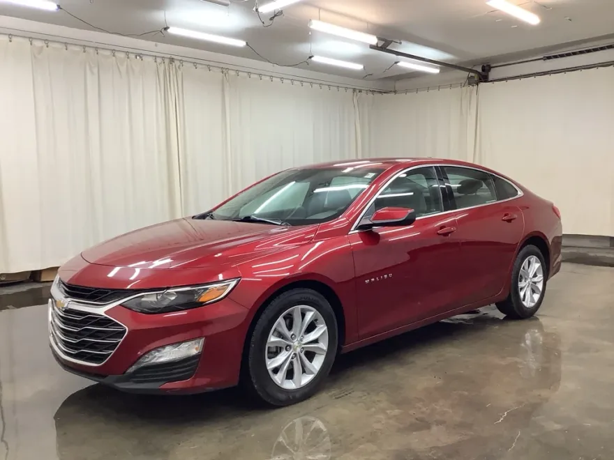2025 Chevrolet Malibu 1LT photo 1