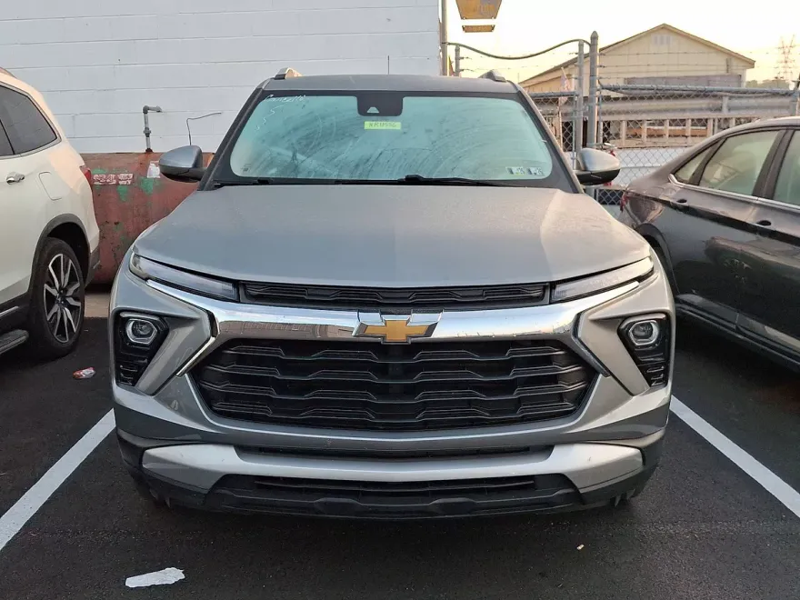 2024 Chevrolet Trailblazer LT photo 1