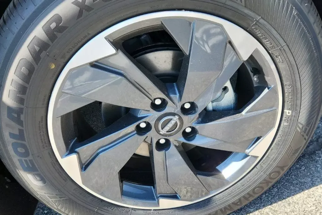 2026 Nissan Rogue SV photo 1