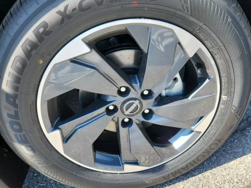 2026 Nissan Rogue SV photo 1