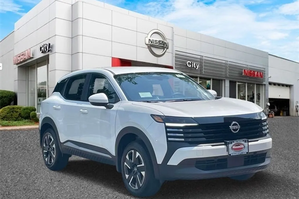 2025 Nissan Kicks SV photo 1