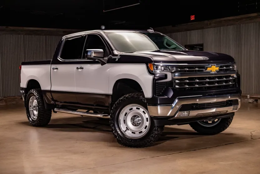 2024 Chevrolet Silverado 1500 LTZ photo 1