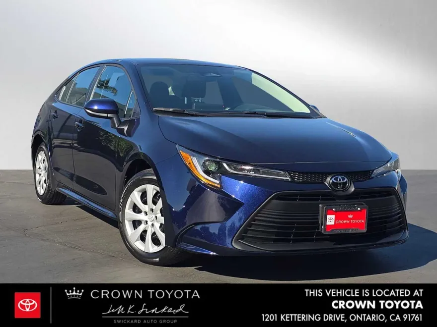 2025 Toyota Corolla LE photo 1