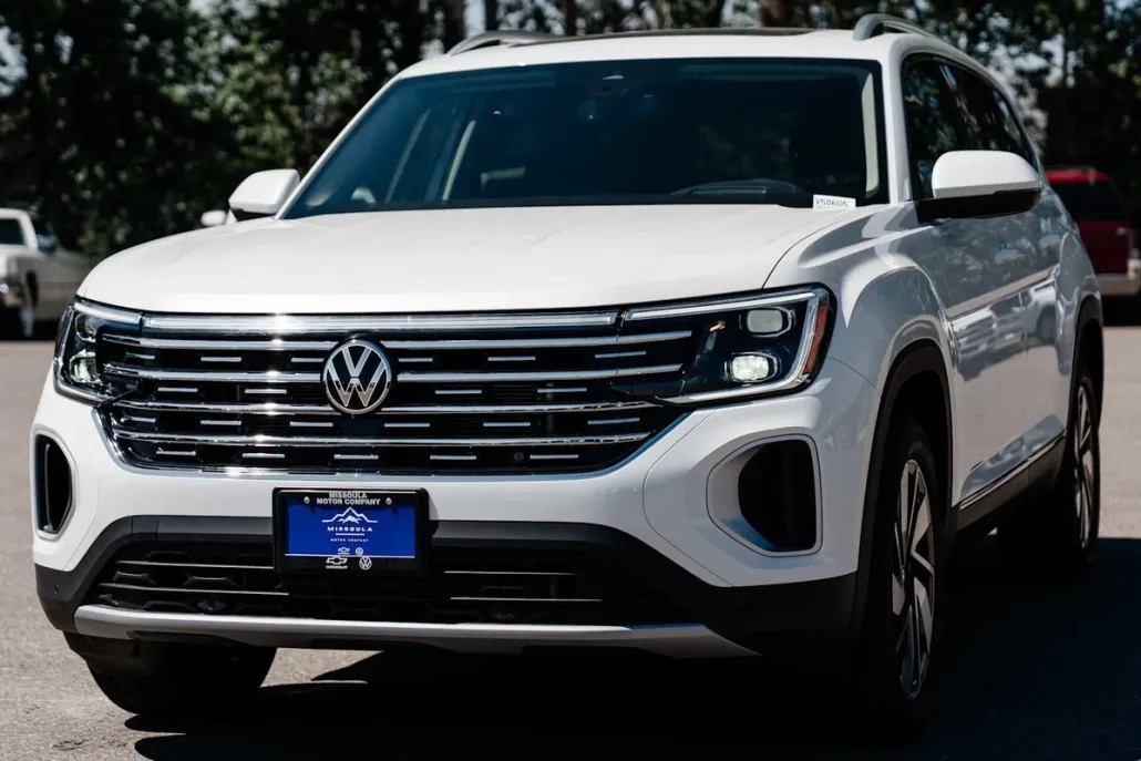 2025 Volkswagen Atlas SEL photo 1