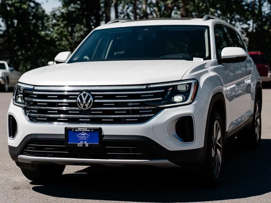 2025 Volkswagen Atlas SEL photo 1