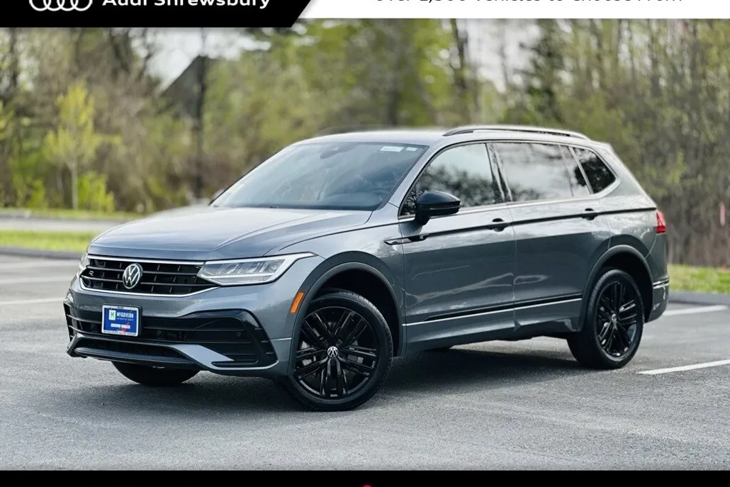 2022 Volkswagen Tiguan SE R-Line Black photo 1