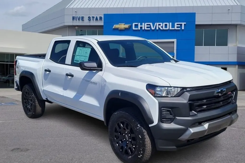 2025 Chevrolet Colorado Trail Boss photo 1