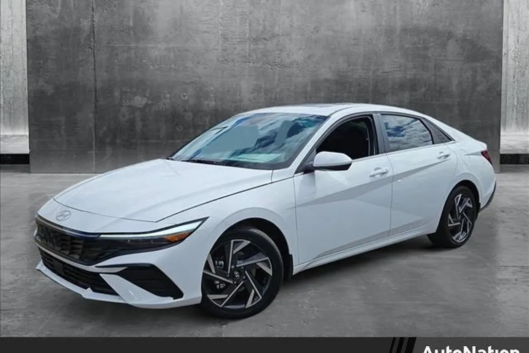 2025 Hyundai Elantra SEL Convenience photo 1