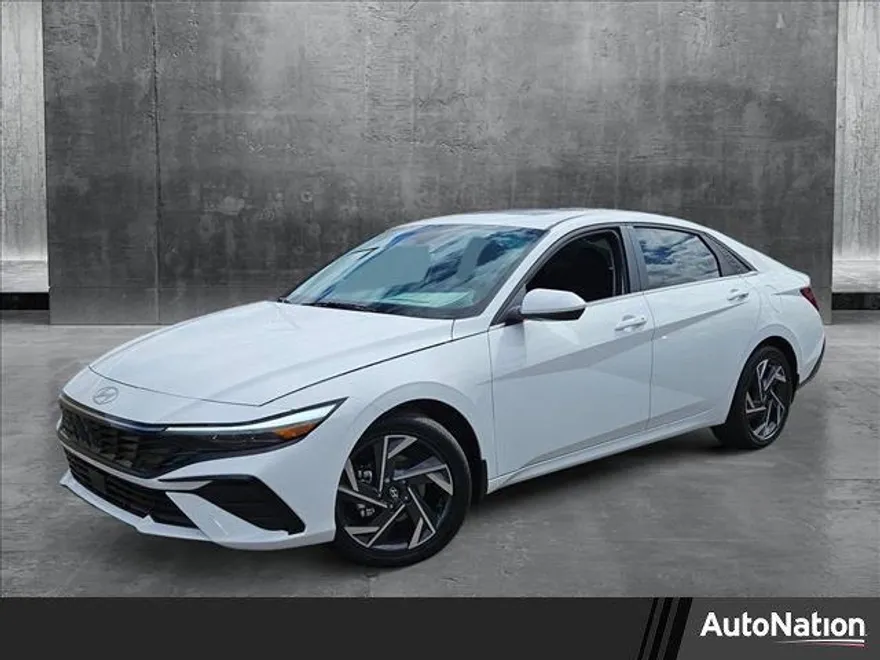 2025 Hyundai Elantra SEL Convenience photo 1