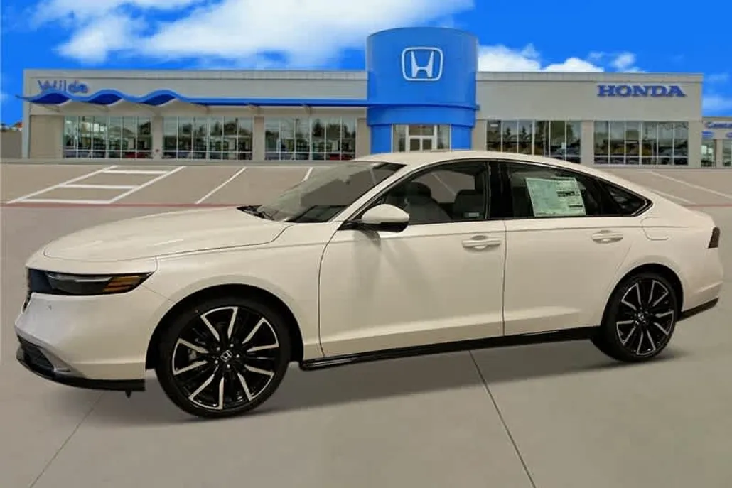 2025 Honda Accord Hybrid Touring photo 1