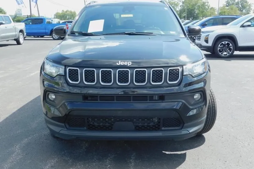 2024 Jeep Compass North Edition Latitude photo 1