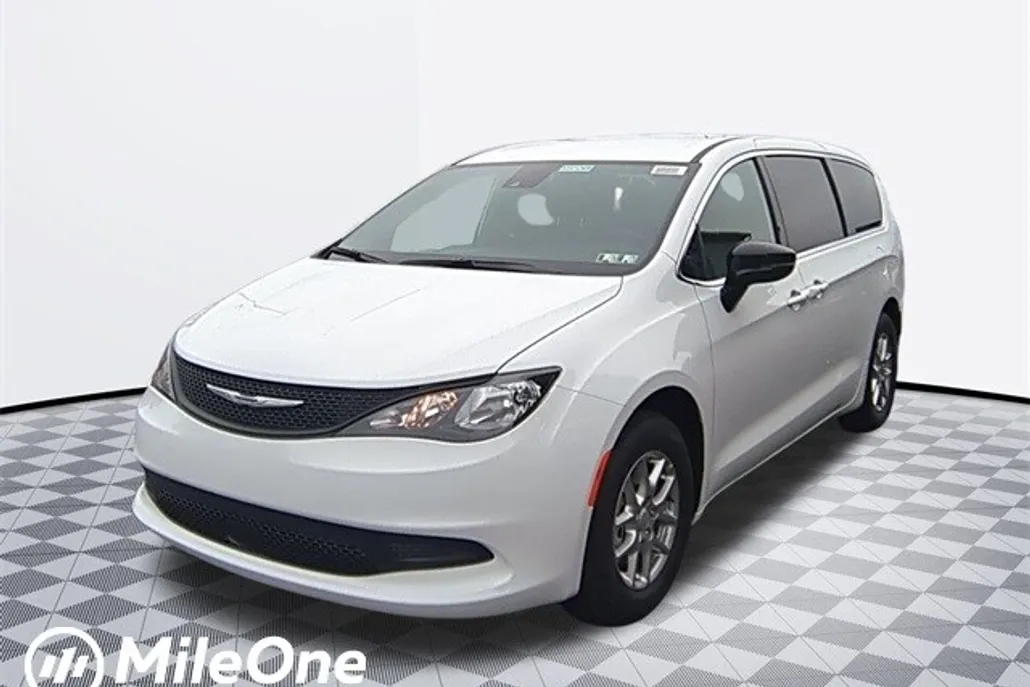 2026 Chrysler Voyager LX photo 1