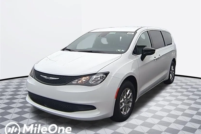 2026 Chrysler Voyager LX photo 1