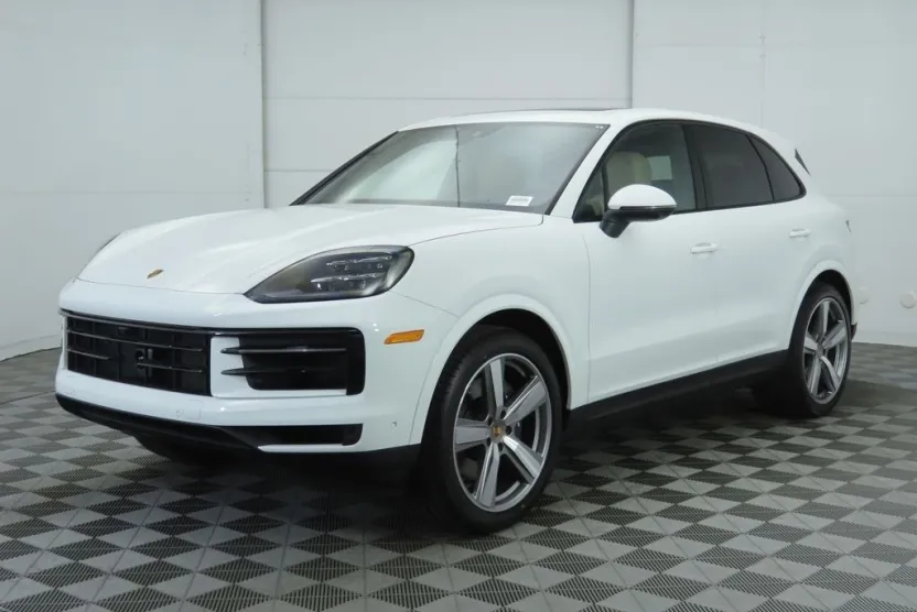 2025 Porsche Cayenne Base photo 1