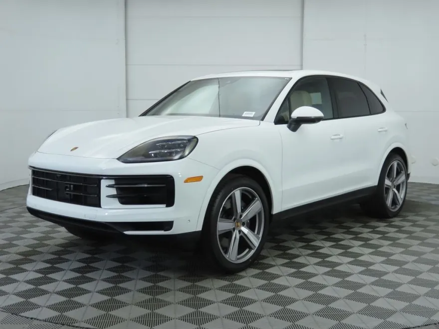 2025 Porsche Cayenne Base photo 1