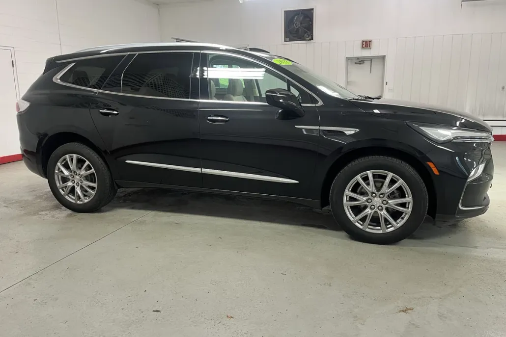 2022 Buick Enclave Essence photo 1