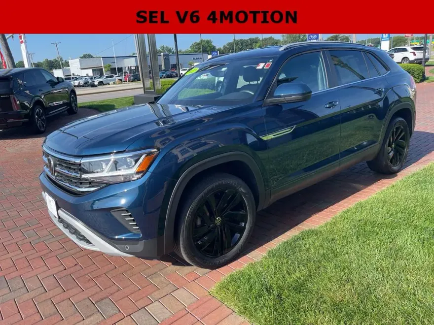 2022 Volkswagen Atlas Cross Sport V6 SE Technology photo 1