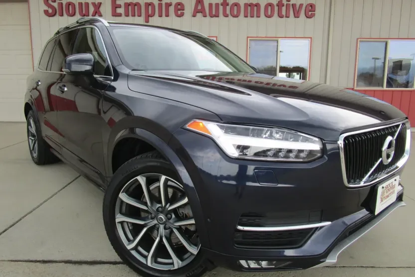 2017 Volvo XC90 T6 photo 1