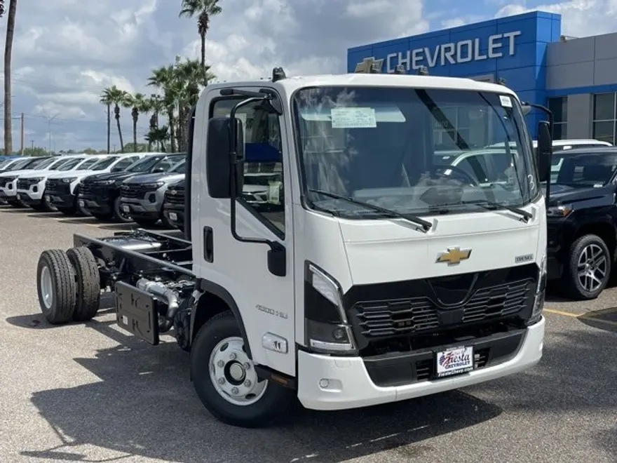 2025 Chevrolet Silverado 4500HD photo 1