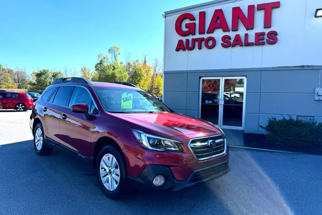2018 Subaru Outback 2.5i Premium photo 1