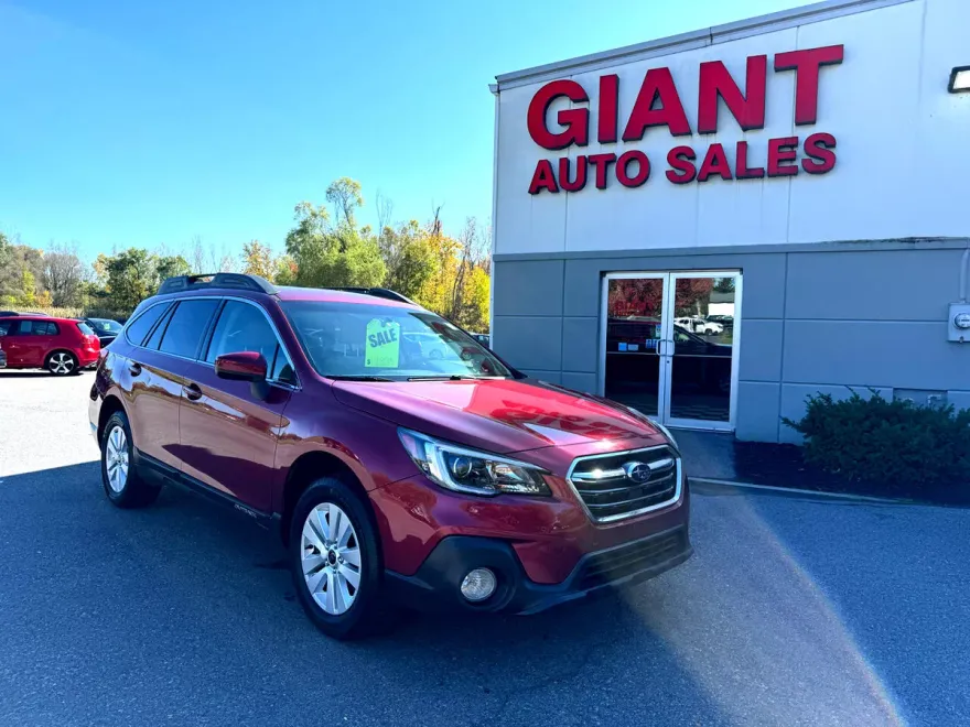 2018 Subaru Outback 2.5i Premium photo 1