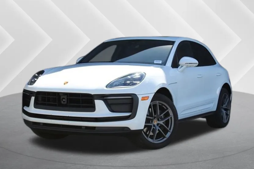 2023 Porsche Macan T photo 1