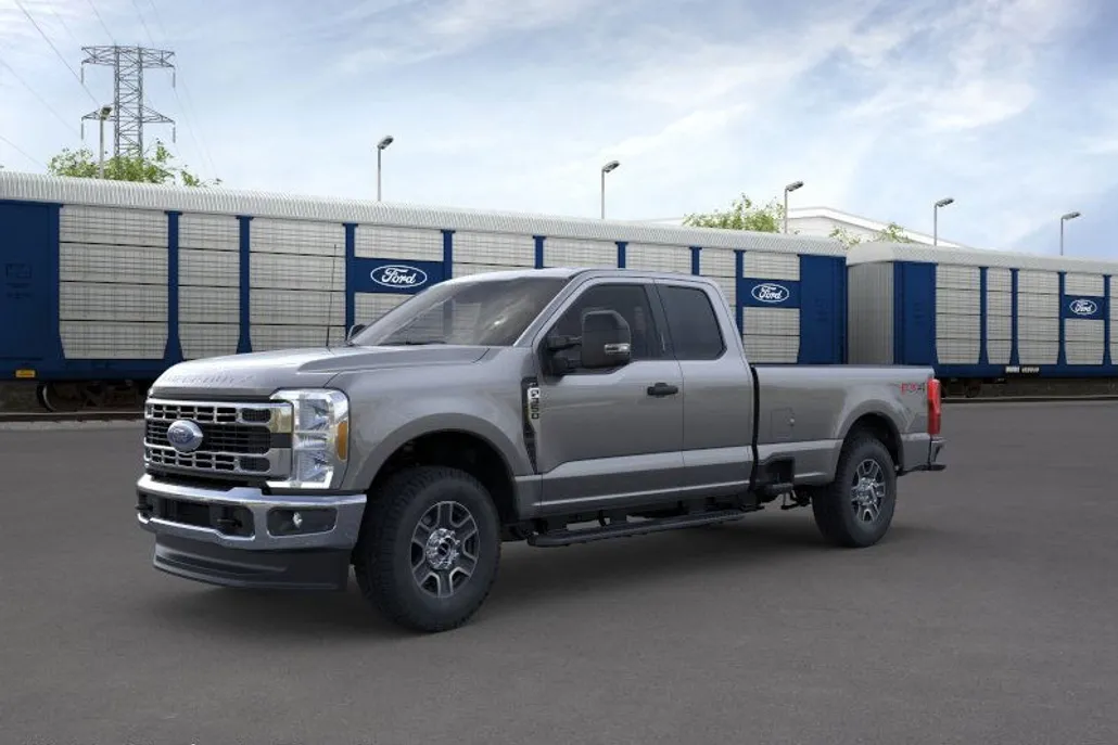 2025 Ford F-350 XLT photo 1